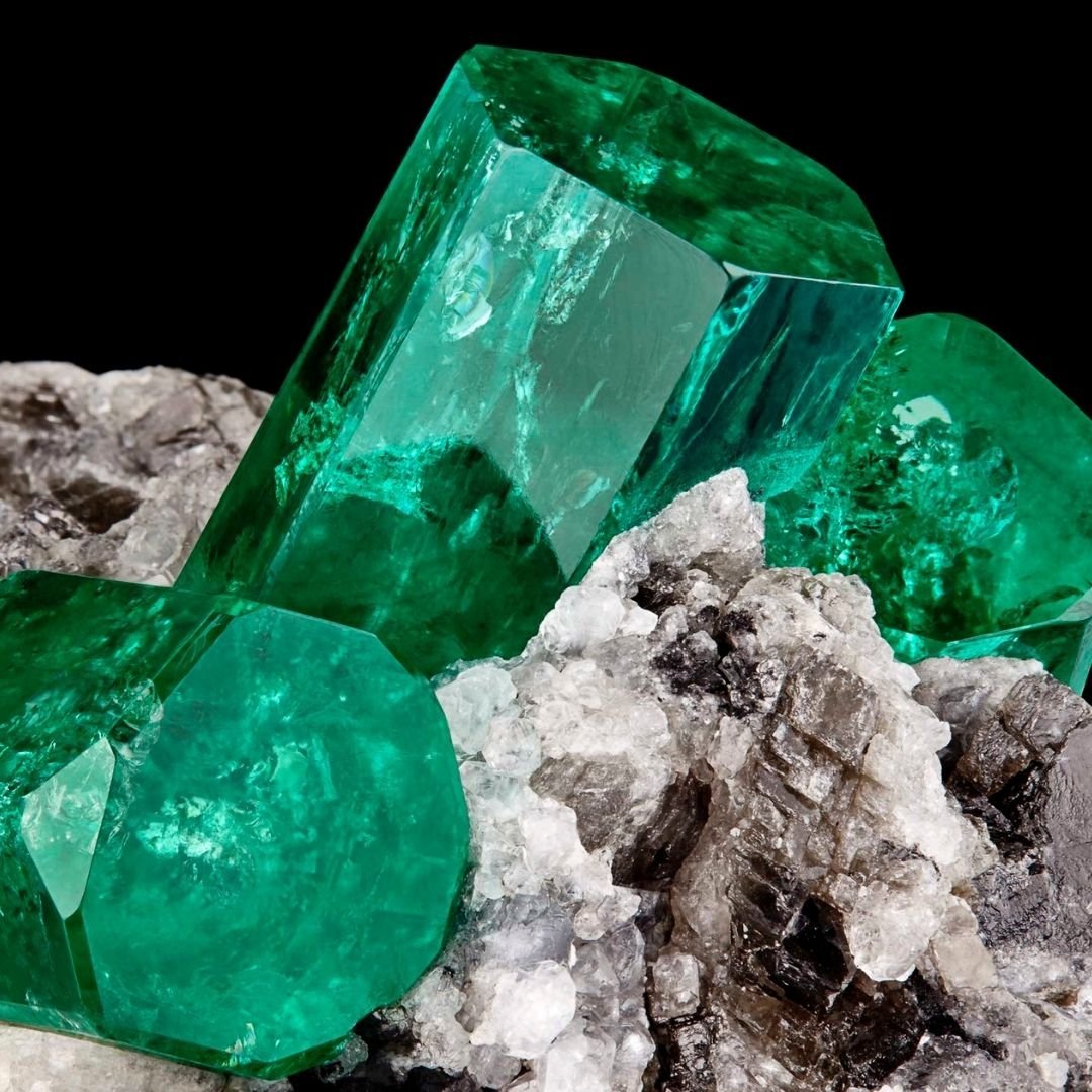 Emerald & Diamond Pendant - Dracakis Jewellers Emerald & Diamond Pendant - Dracakis Jewellers